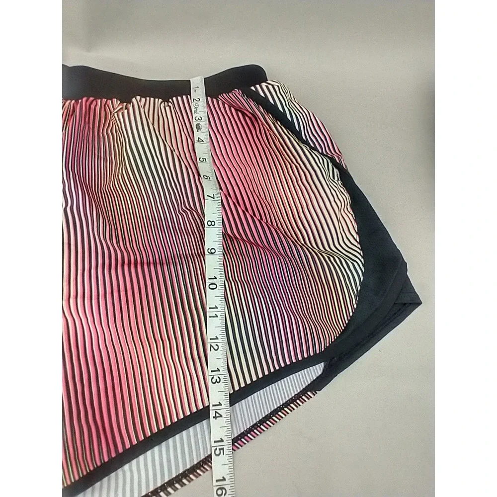 Under Armour HeatGear Women 1X Pink Black Striped Lined Running Shorts‎ Loose